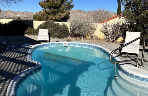 Yucca Valley House | Amazing POOL- Southwestern boutique near Joshua tree National Park