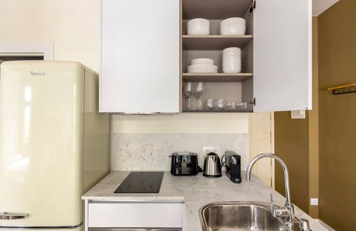 Ibiza Apartment | Amazing Retiro 2BR, in the best area of Madrid, by Blueground