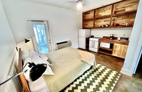 Smithville Apartment | Amazing studio at Red Owl Courts