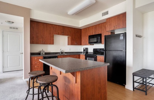 Union City Apartment | Amazing Union City 2BR w/Pool & Spa, nr BART, by Blueground