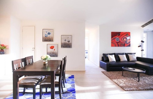 Southbank Apartment | Amazing View 3 BR*2BTH*P APT with balcony and Pool in Heart of Southbank