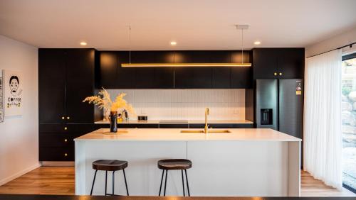 North Hobart House | Amazing view Architech Home 8Minutes to Hobart CBD