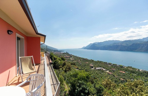 Campagnola Apartment | Amazing view of Lake Garda - first floor