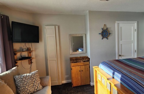 Valdez Bed & Breakfast | Amazing view of the ocean and mountains, in natural setting.