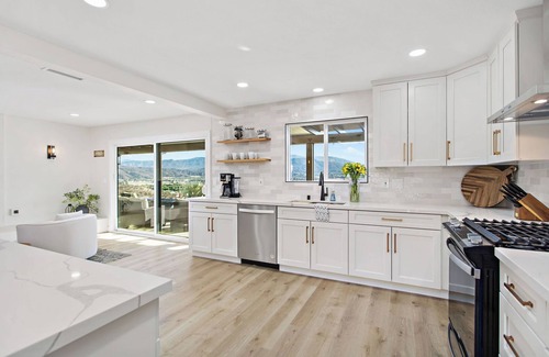 Temecula House | Amazing View Villa in Temecula Wine Country! Well Designed, Fire Pit & Hot Tub!