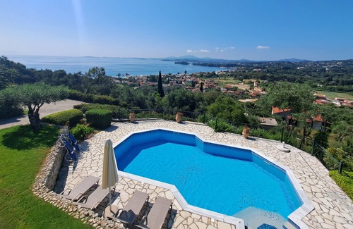 Ipsos Villa | Amazing views from this very well located villa