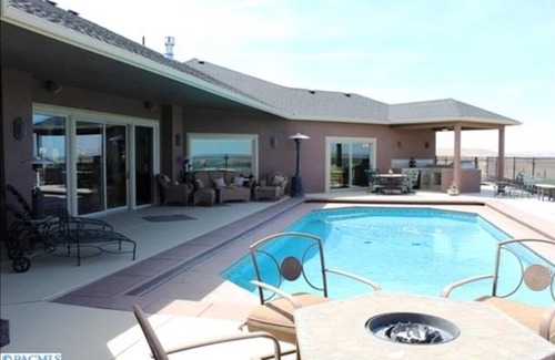 Tri-Cities House | Amazing views in the heart of Wine Country!