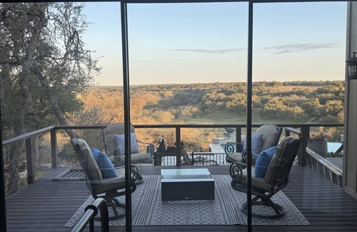 Spring Branch House | Amazing Views on over 4 acres-River access-infinity pool-Hot Tub