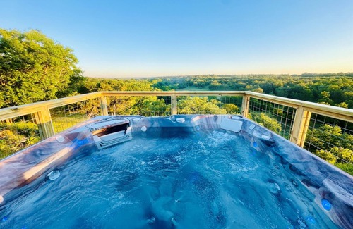 Spring Branch House | Amazing Views on over 4 acres-River access-infinity pool-Hot Tub