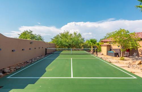 Rio Verde Foothills Villa | Amazing Views - Pickleball - Golf - Sleeps 25