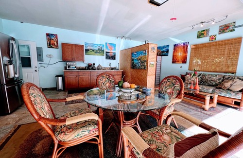 Hawi House | Amazing VIEWS, Spacious, Farmstead Living, Hosts with Aloha