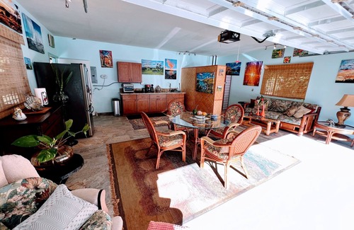 Hawi House | Amazing VIEWS, Spacious, Farmstead Living, Hosts with Aloha