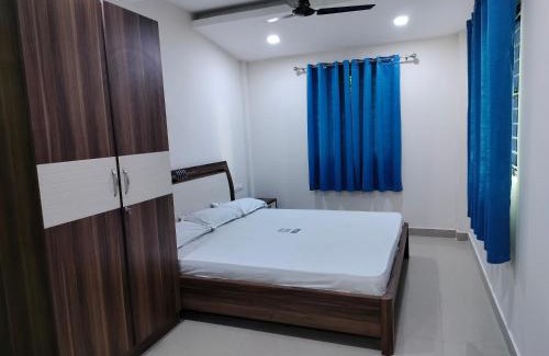 North Nada Hotel | Ambadi Blueberry