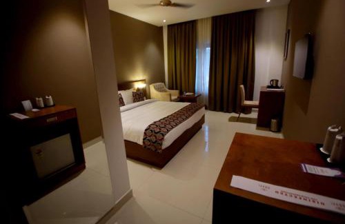 Irinjalakuda Hotel | Ambal Regency
