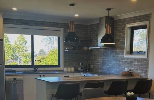 Mount Panorama Apartment | Ambleside - Mt Panorama Racing Circuit. Stay trackside on Conrod Straight!