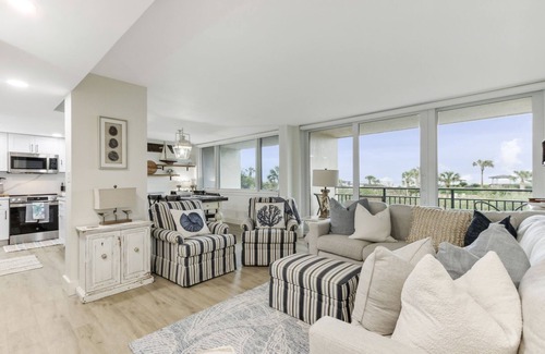 Fernandina Beach Condo | AMELIA 4BR 3BTH BEACHWALKER OCEANFRONT& VIEWS COASTAL DECOR FULL REMODEL 2024