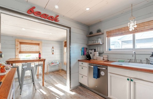 Saratoga Springs Cottage | Amenity-Rich Oasis: Perfect for Couples & Families near Track, SPAC, & Downtown