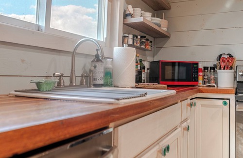 Saratoga Springs Cottage | Amenity-Rich Oasis: Perfect for Couples & Families near Track, SPAC, & Downtown