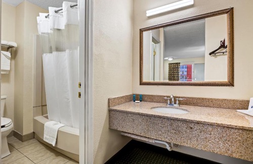 Columbia Hotel | America's Best Value Inn-Columbia