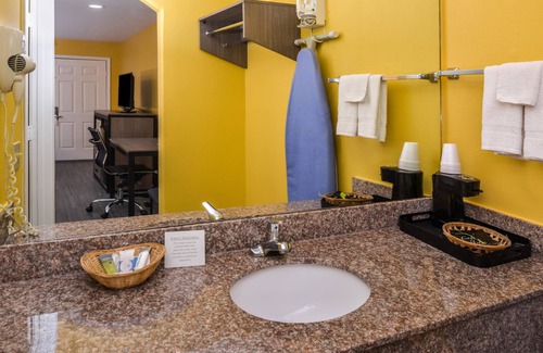 West Columbia Hotel | Americas Best Value Inn West Columbia