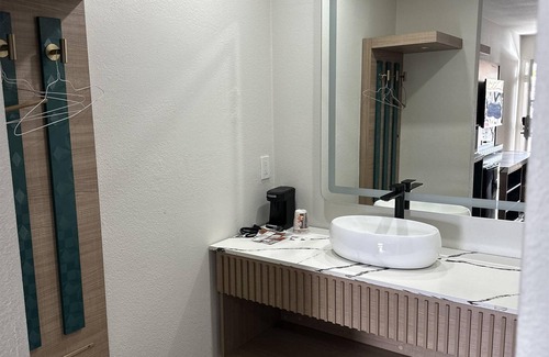 El Rancho Hotel | Americas Best Value Inn Pico Rivera Los Angeles E