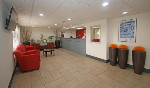 Pilot Mountain Hotel | Americas Best Value Inn Pilot Mountain