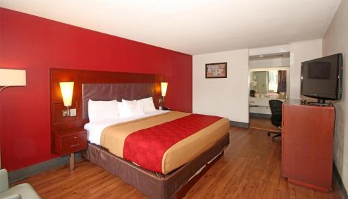 Pilot Mountain Hotel | Americas Best Value Inn Pilot Mountain