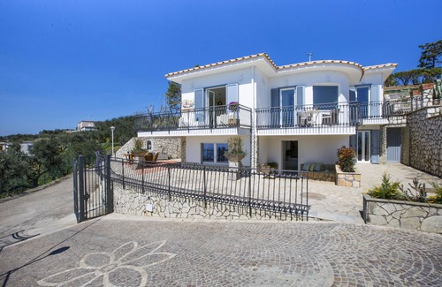 Sant'Agata sui Due Golfi Villa | AMORE RENTALS - Villa Ligea with Private Swimming Pool, Sea View and Parking