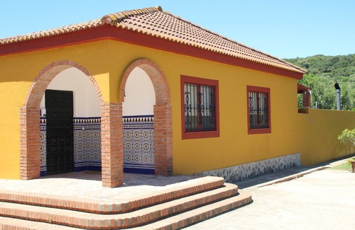 Los Barrios Cottage | Among orange trees, rural farm