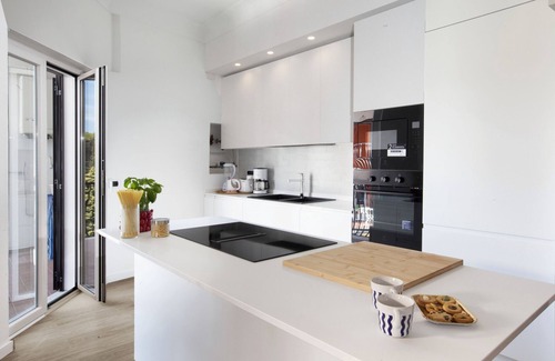 Sorrento Historic Centre Apartment | AMORE RENTALS - Carmela Apartment with Shared Pool and Air Conditioning