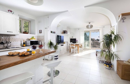 Liparlati Ski Chalet | AMORE RENTALS - Casa Paradisea with Sea View Terraces