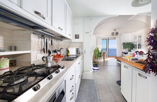 Liparlati Ski Chalet | AMORE RENTALS - Casa Paradisea with Sea View Terraces