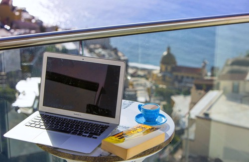 Liparlati Ski Chalet | AMORE RENTALS - Casa Paradisea with Sea View Terraces