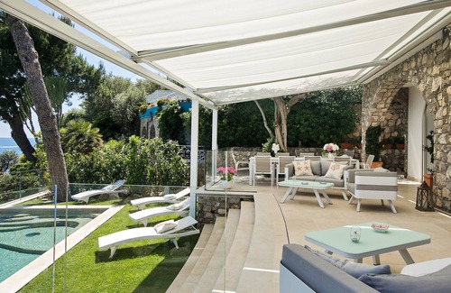 Marina del Cantone Villa | AMORE RENTALS - Villa Ibiscus with Infinity Pool, Direct Sea Access, Sea View, Parking and Breakfast