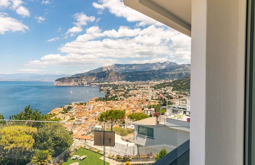 Sorrento Villa | AMORE RENTALS- Villa Sacco with Private Swimming Pools, Sea View, Ideal for a Luxury Holiday