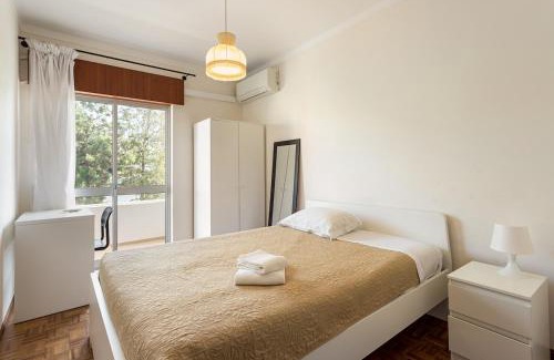 Faro Apartment | Amoreira 3br City Center at Homesbyfc