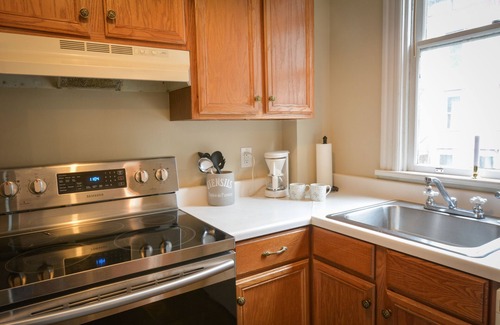 Ashfield Apartment | Amsterdam TownHouse/NYC Suite-Downtown Jim Thorpe Near Mauch Chunk Opera House!