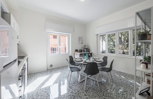 Old Town Apartment | [AN EXCLUSIVE OVERLOOK IN THE HEART OF MODENA] SWING ON THE SQUARE