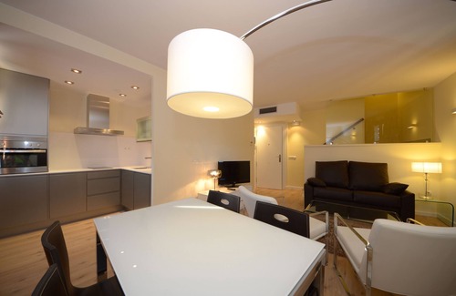 Ainsa Apartment | An immaculate apartment in old square of Ainsa
