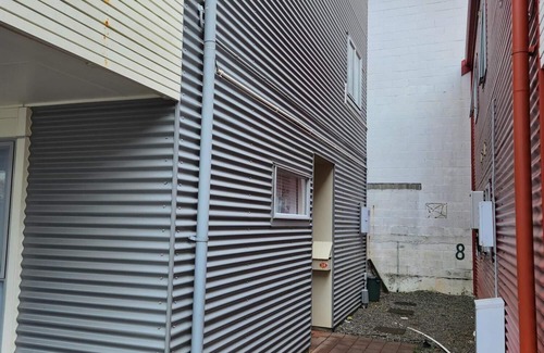 Newtown House | An Inner City 4-bedroom Townhouse With two Carparks