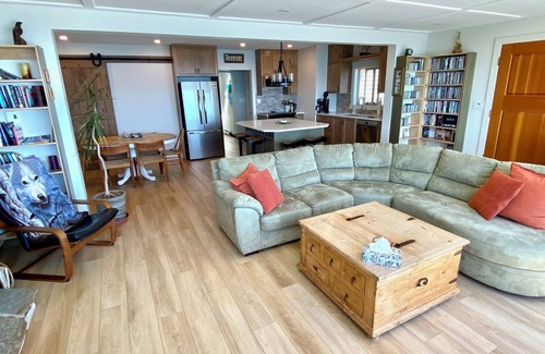 Otter Point House | An oceanfront escape with a breathtaking view