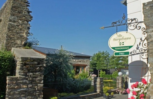 Morbach House | An unmistakable vacation in the shadow of Hunolstein Castle.
