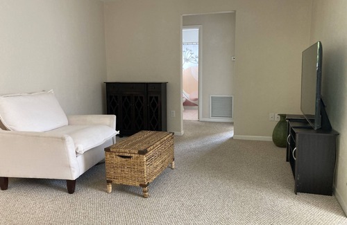 Historic Uptown Apartment | An Uptown Downtown Getaway