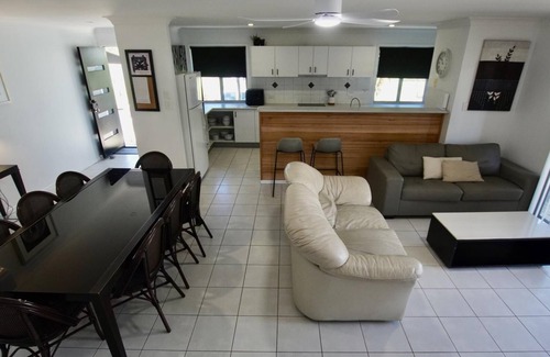 Upper Coomera Villa | Anaheim Park Oasis Gold Coast - Theme Park Central