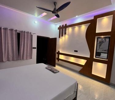 Misrikh Hotel | Ananya Hotel and Restaurant Naimisharanya