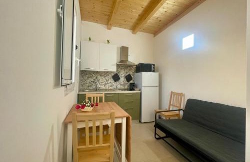 Fontane Bianche Ski Chalet | Anastasia Beach Cottage GIRASOLE
