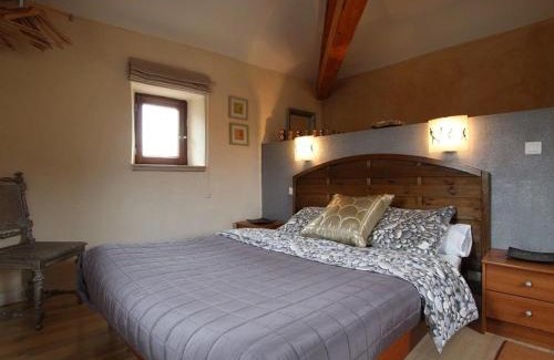 Retournac House | Ancien pigeonnier restauré avec terrasse, terrain clos et équipements bébé à Sarlanges, Retournac - FR-1-582-167