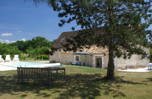 Conne-de-Labarde House | Ancient Barn Recently Renovated With Garden And Private Pool