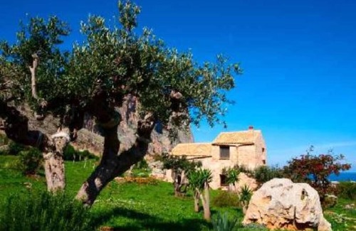 San Vito Lo Capo Villa | Ancient farmhouse with a wonderful sea views