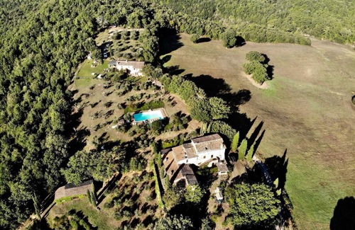 Murlo House | Ancient farmhouse with swimming pool 8-9 people near Siena suitable for families or groups